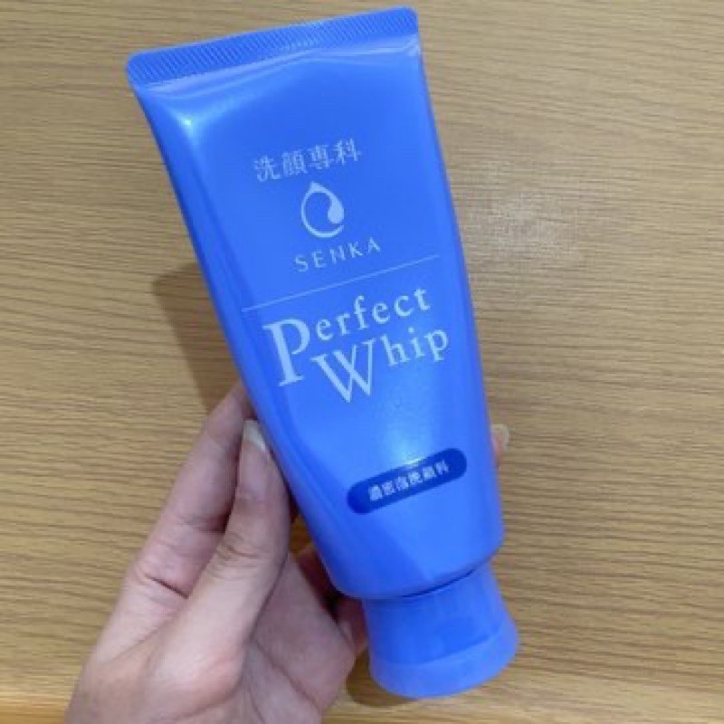 SENKA Perfect Whip