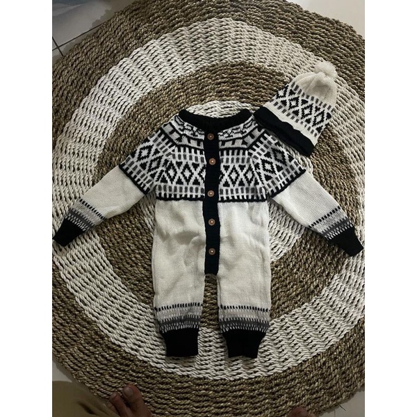 Jumper rajut kupluk jumpsuit bayi