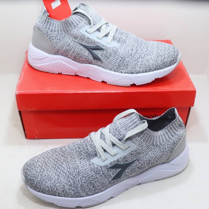 Sepatu Diadora Original ILARIO - Grey ( Size 43 44)