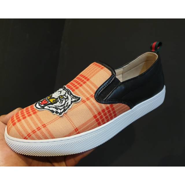 Gucci sneakers slip on tiger premium original