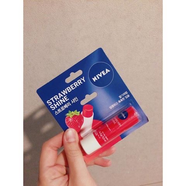 NIVEA STRAWBERRY SHINE LIPBALM (KOREA)