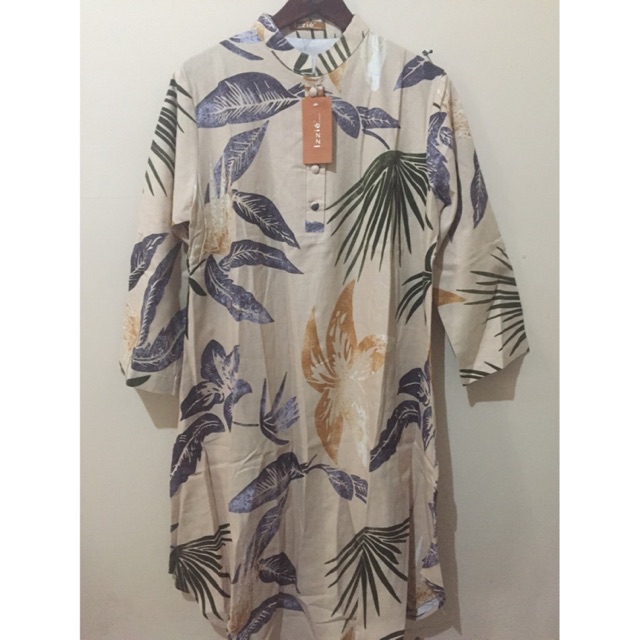 Izzie Tunik Kekinkan