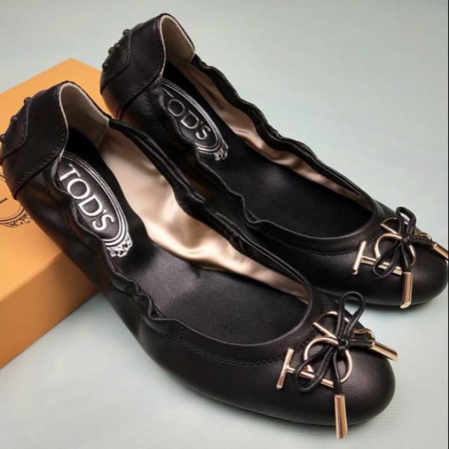 Sepatu flat wanita original TOD'S