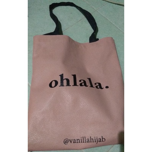 

VANILLA HIJAB GOODIE BAG