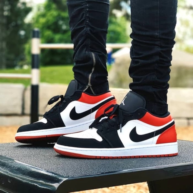 Nike Jordan 1 low merah