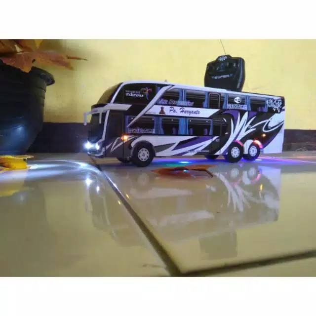 Miniatur bus HARYANTO