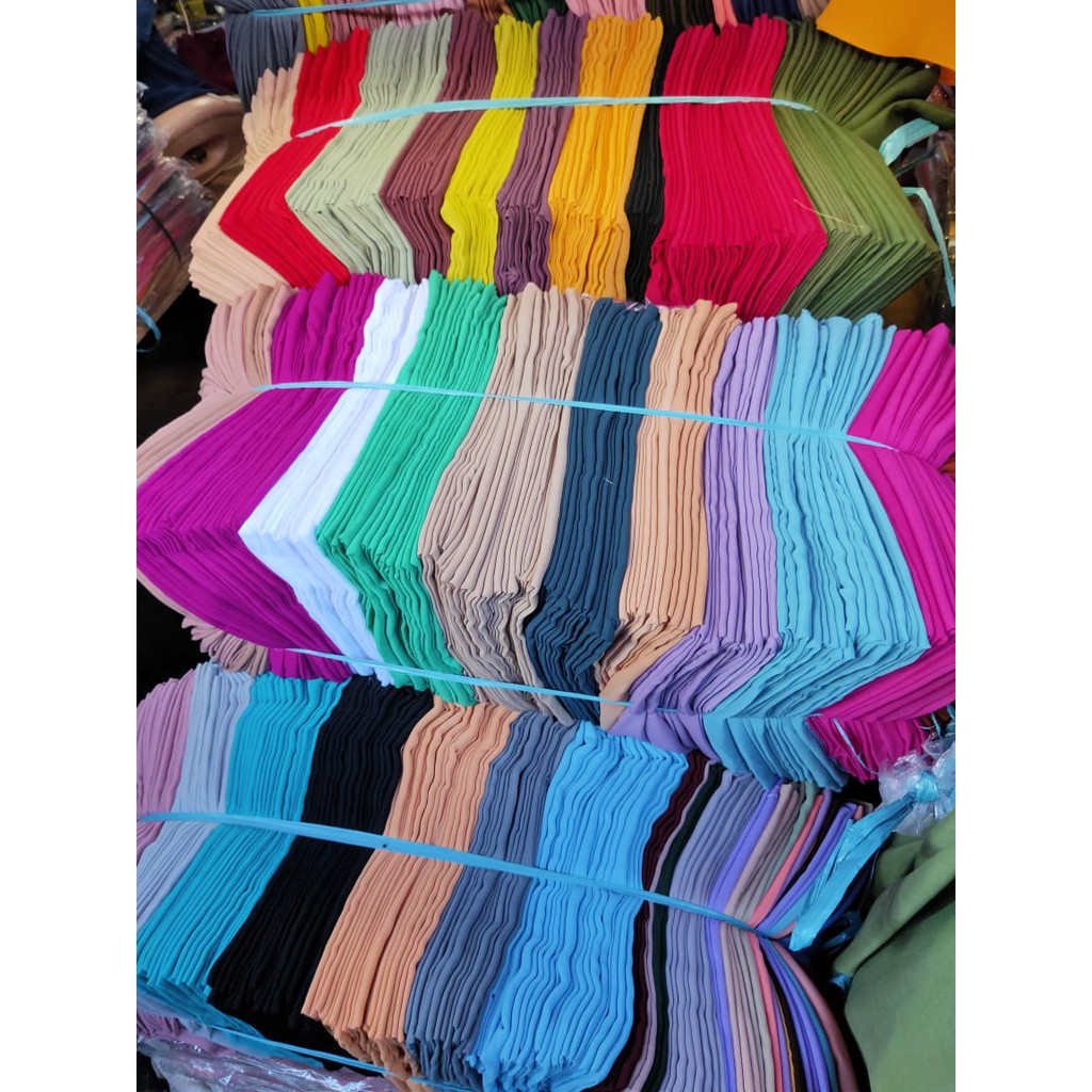 hijab bella segi empat polos ukuran 115 x 115 cm