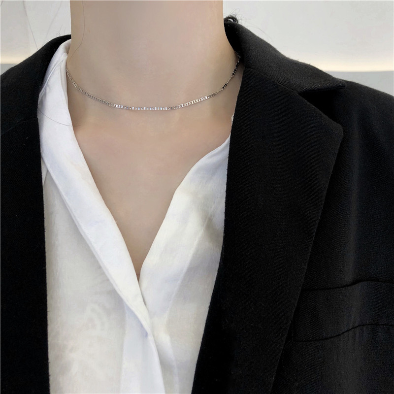 We Flower Kalung Choker Rantai Pendek Warna Silver Untuk Wanita