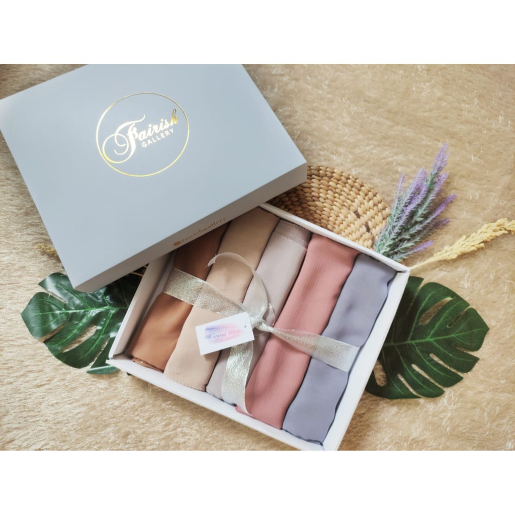 HAMPERS GIFT BOX KADO  HIJAB TERMURAH WISUDA ULANGTAHUN 