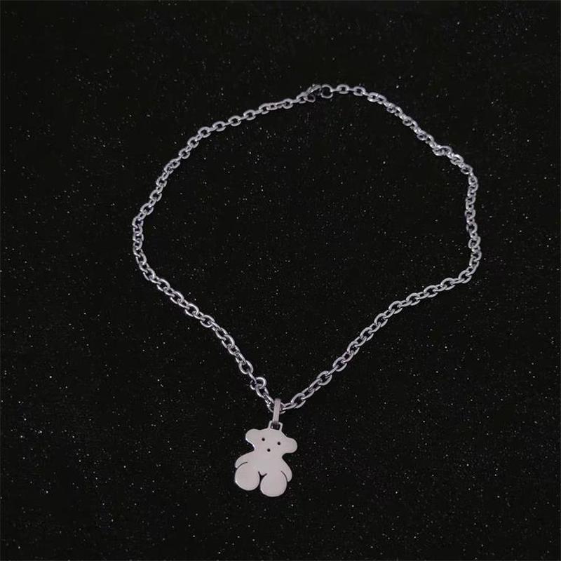 Kalung Rantai Klavikula Hias Liontin Beruang Bahan Stainless Steel Gaya Hip Hop Retro Untuk Wanita