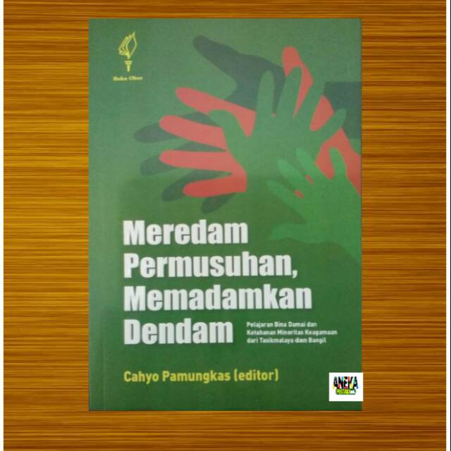 Meredam permusuhan memadamkan dendam