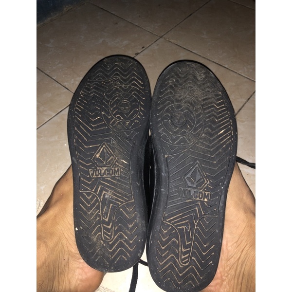 sepatu volcom gemuk