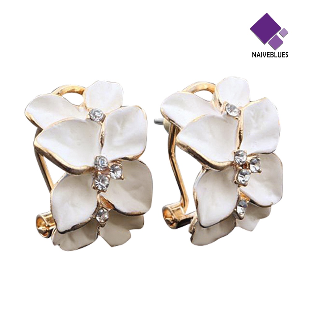 Anting Stud Desain Gardenia Warna Putih Untuk Wanita