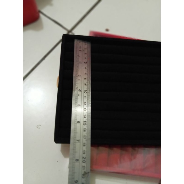 Nampan cincin/ display perhiasan uk 18×25, merah dan hitam,untuk 4 sampai 5 lusin cincin