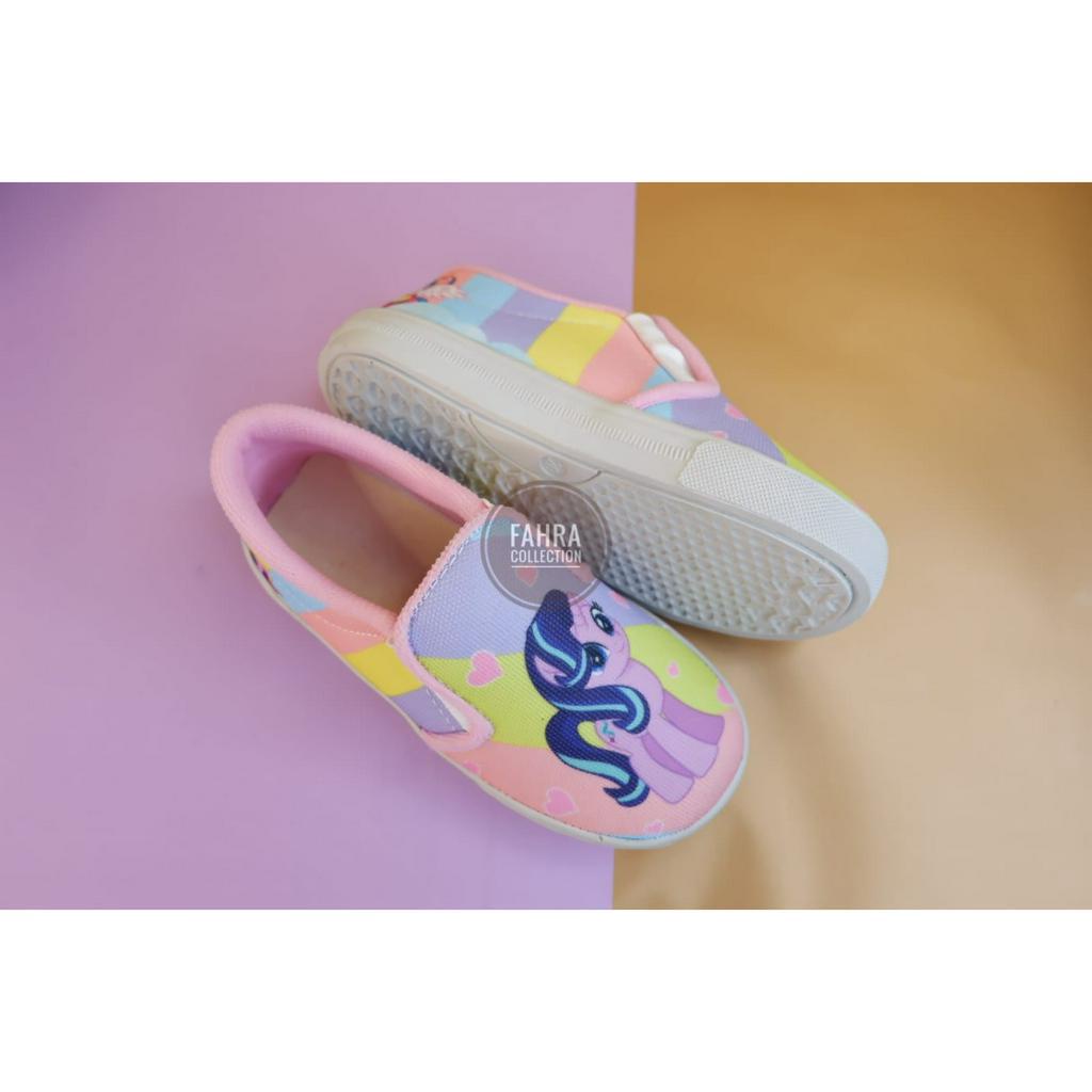 Sepatu Slip On Anak Perempuan Kuda Ponny Rainbow