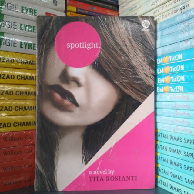 Novel SPOTLIGHT Tita Rosianti