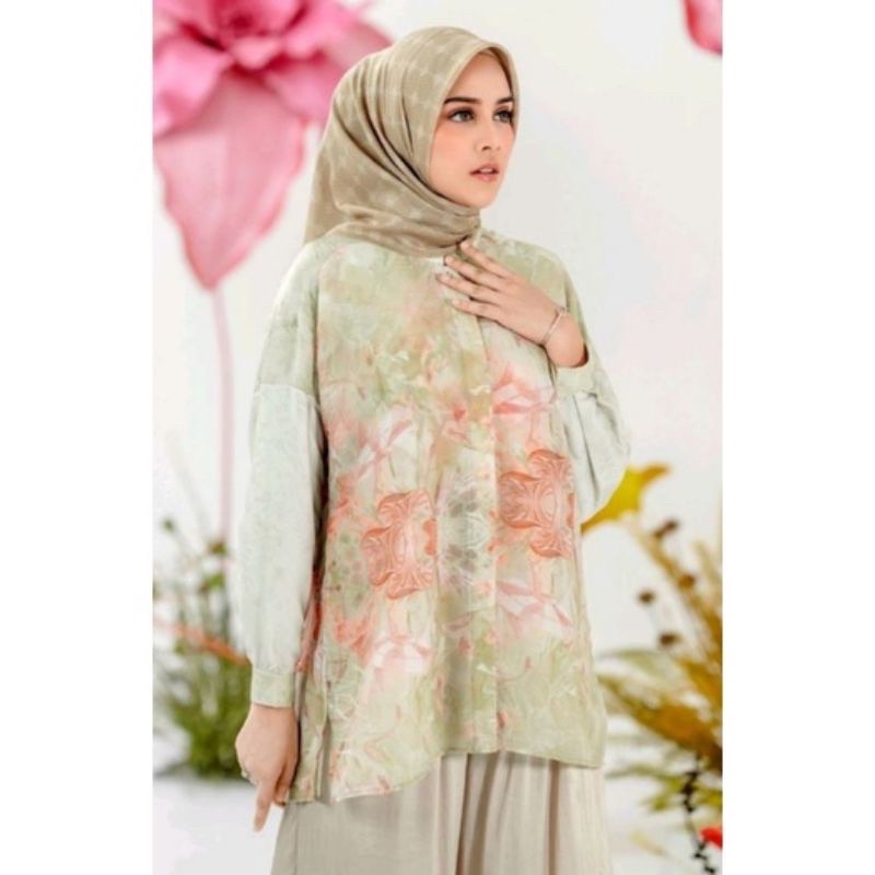 valvia top ria miranda x buttonscarves