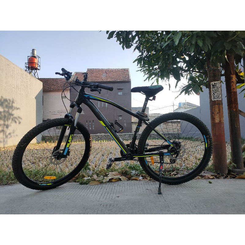 Sepeda MTB Gunung Thrill Vanquist 3.0 bekas