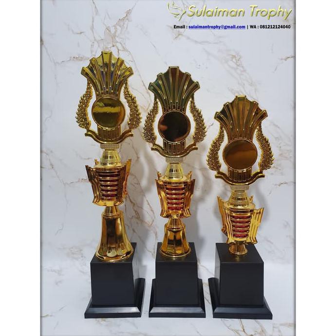 

TERLARIS Piala 046 SET serta tulisan-logo-pita