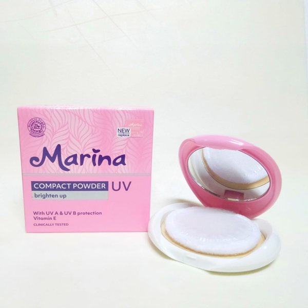 Marina Compact Powder UV Brighten Up