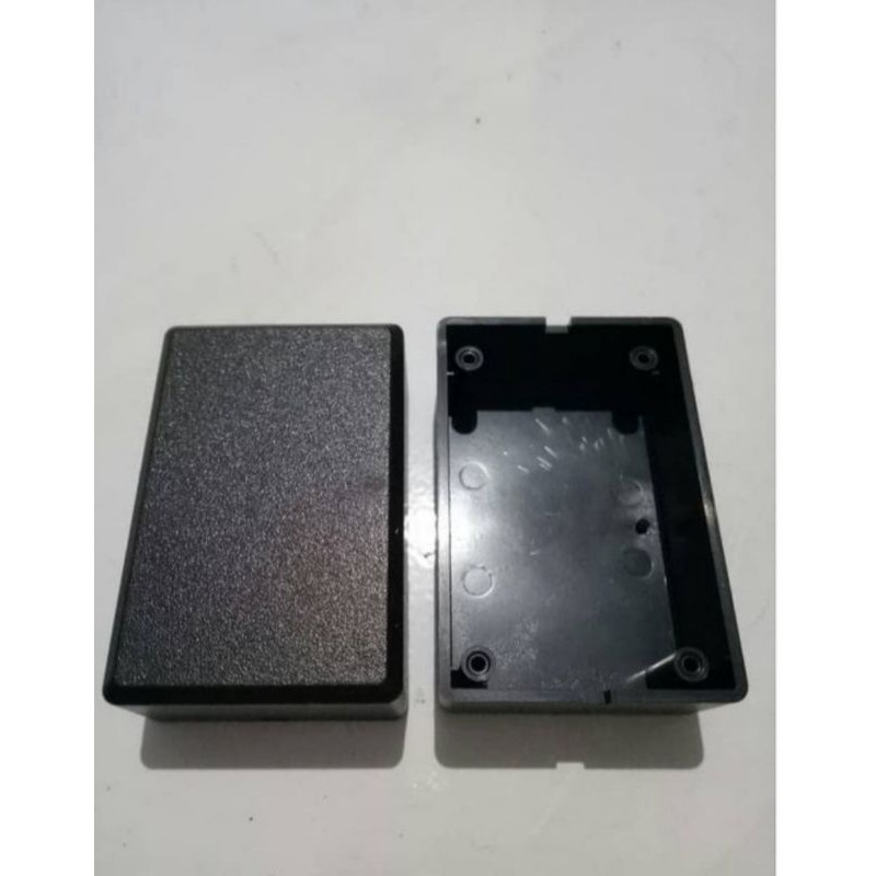 

box hitam