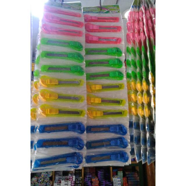 

Pisau Cutter Besar murah kater Bening.