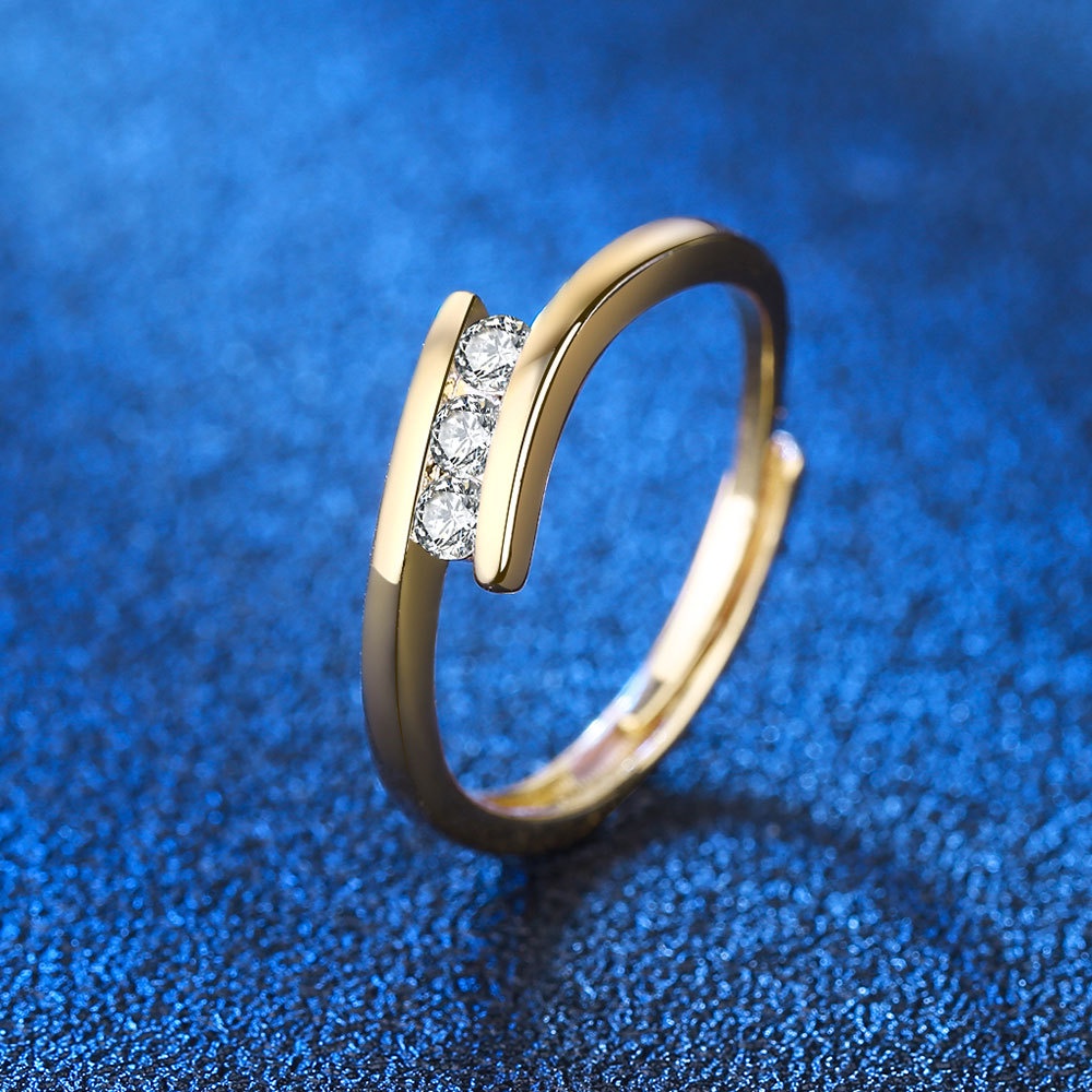 Cincin Wanita Bahan Titanium Steel Warna Gold Hias Kristal / Berlian Gaya Simple Adjustable Untuk Pernikahan