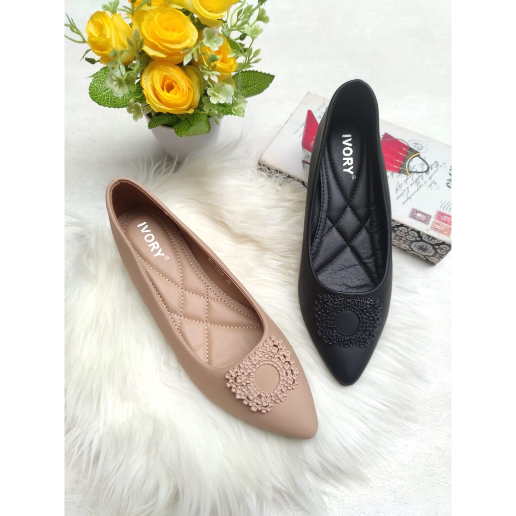 IVORY Sepatu Wedges Dalam Wanita WD-1022