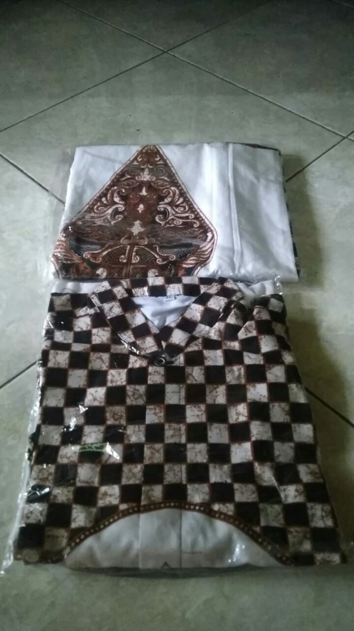 Setelan Sarung Dan Baju Koko Gunungan Sogan