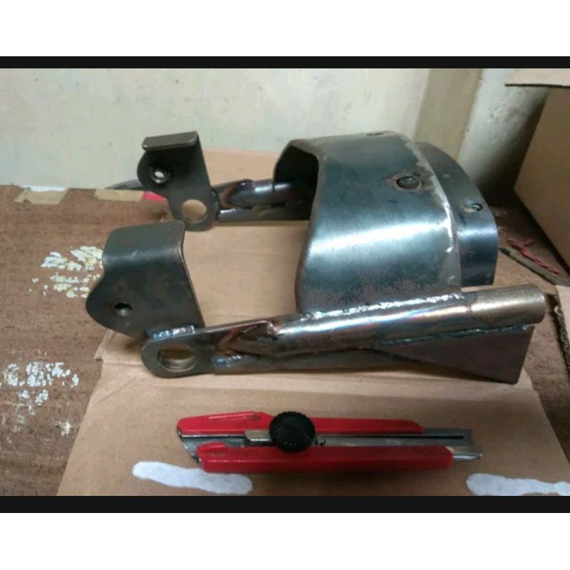 frem frame rangka belakang kawasaki binter merzy kz200 mercy