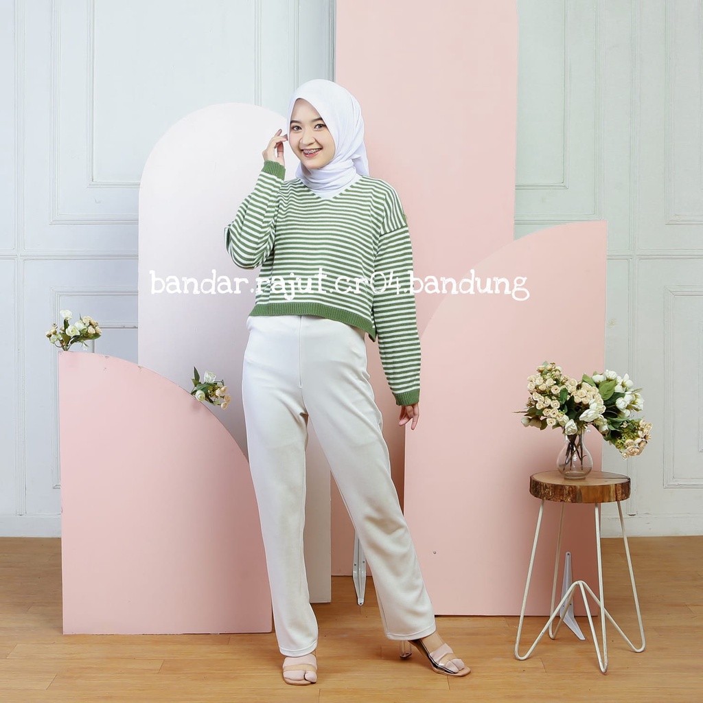 CROP V NECK RAJUT LYODRA BRANDED 7 GATE