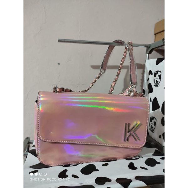 Tas Kendall + Kylie Holo Pink Sling Bag Original
