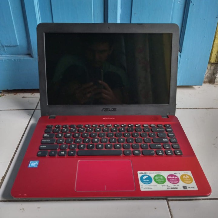 Asus X441N Merah 2GB 500GB Apollo Lake Bluetooth Laptop Bekas Second Slim Tipis Red HDMI X441NA