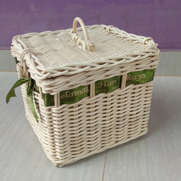 keranjang rotan vita tutup parcel lebaran taun baru sovenir seserahan handle sedang murah paket lebaran 21x21x18 cm