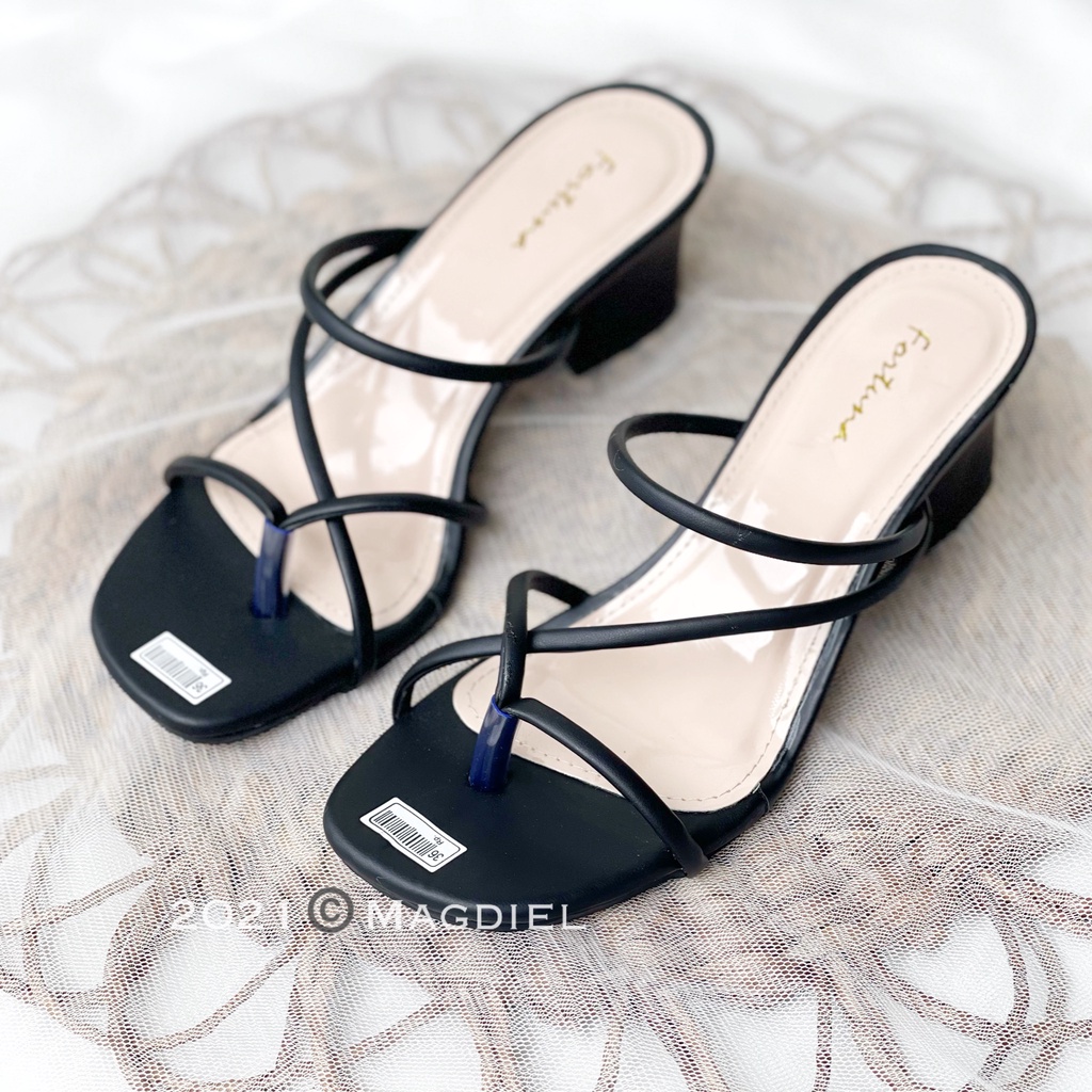Magdiel Chunky Heel / Sandal Hak Tahu 5CM-Hitam