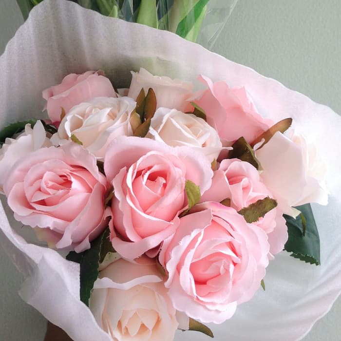 Buket Medium Bunga Mawar Putih Peach Pink Wedding Bridal Artificial Pajangan Hantaran Bouquet Shopee Indonesia