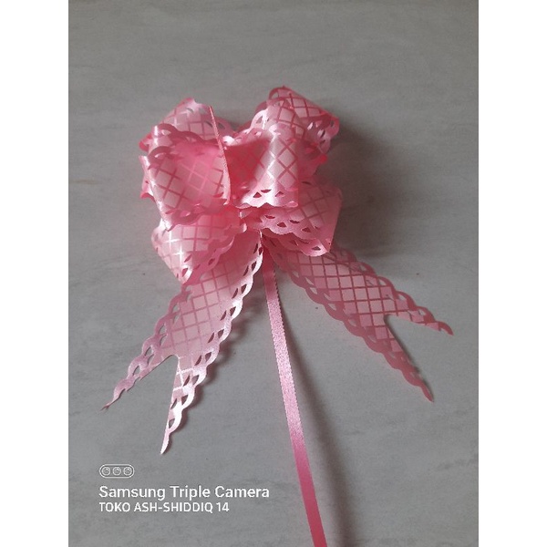 

pita tarik | pita serut | pita hias kado | 48cmx3cm | perbungkus