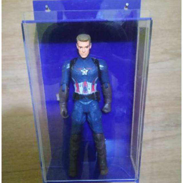 

Akrilik kotak figure pajangan