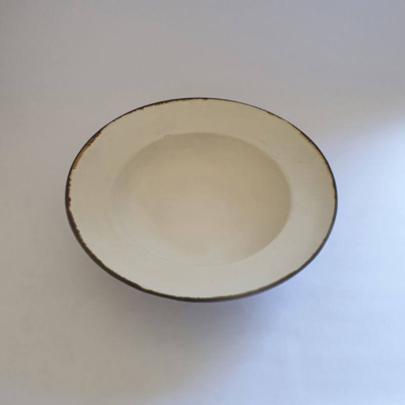 

Presentation Bowl 24 cm (White doff rim brown)