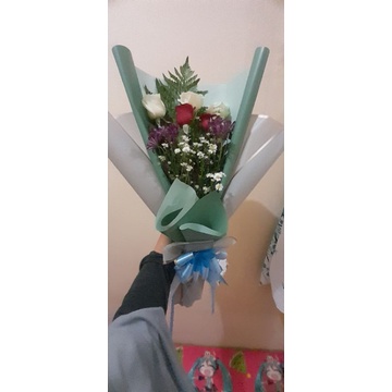 buket bunga mawar asli 5 tangkai