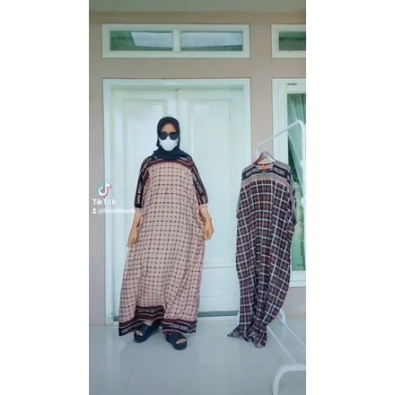 kaftan motif kotak-kotak,merek Lizam