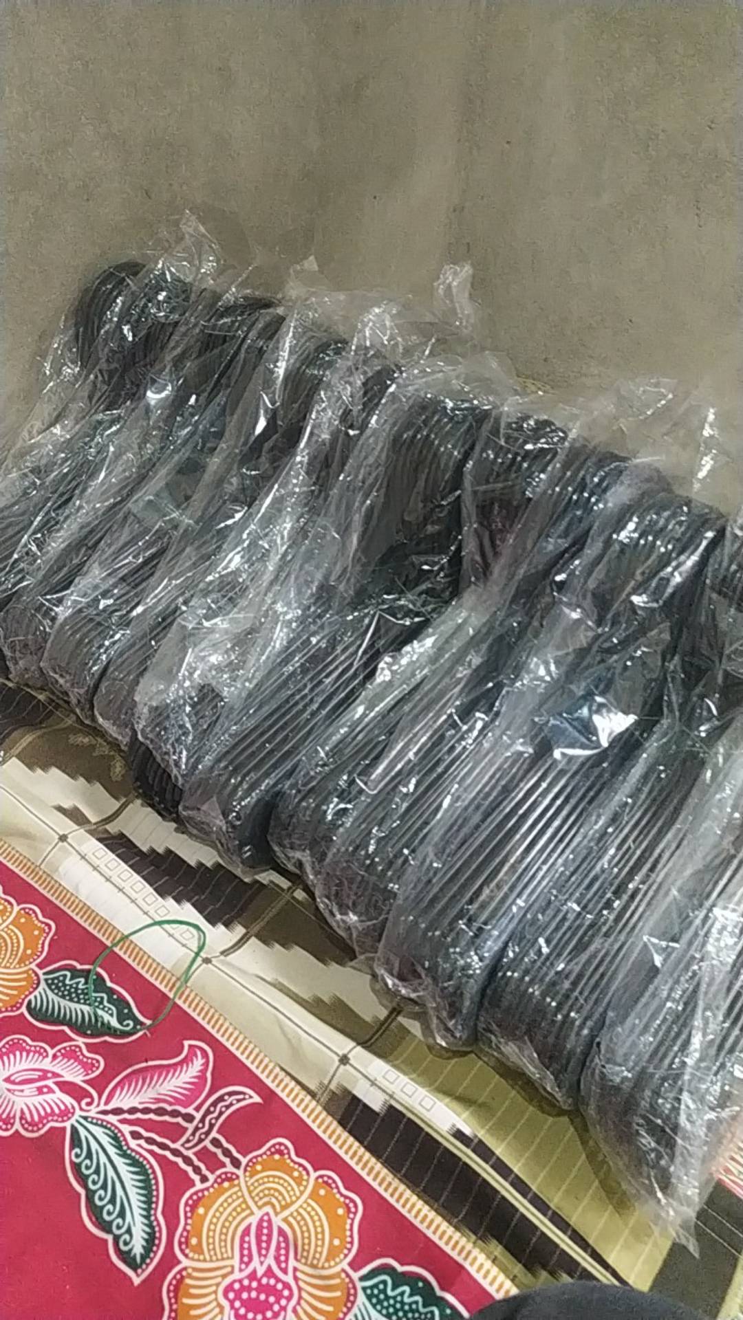 Hanger 17” ( Per Lusin )