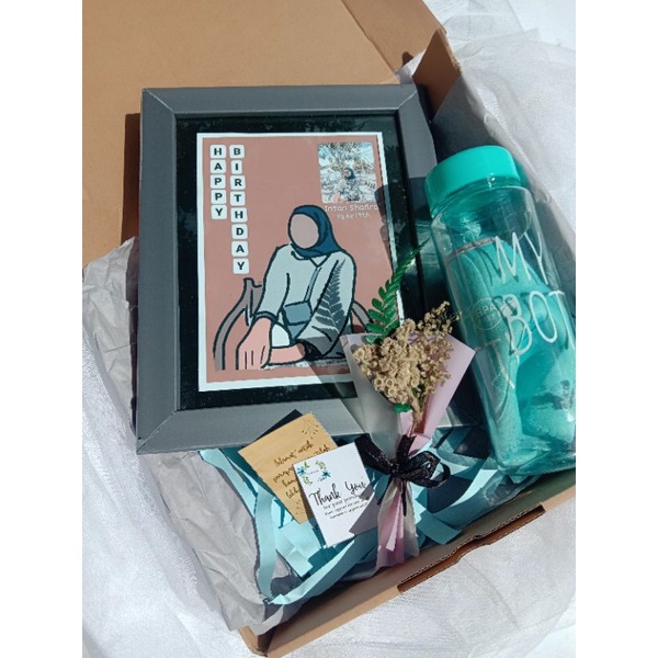 

HAMPERS BOX FRAME CUSTOM