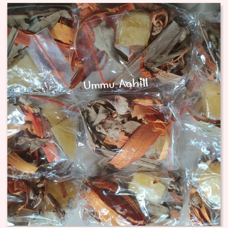 

Teh Herbal Wedang Uwuh Lengkap Gula Batu