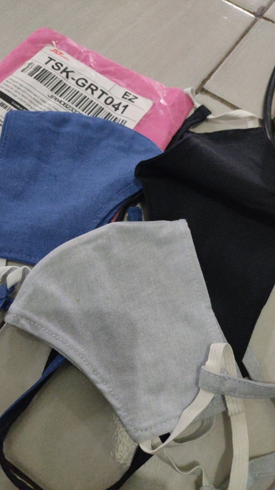 Azmeela Masker 1 Pack @ 3 Pcs (ada Tempat Tissue)