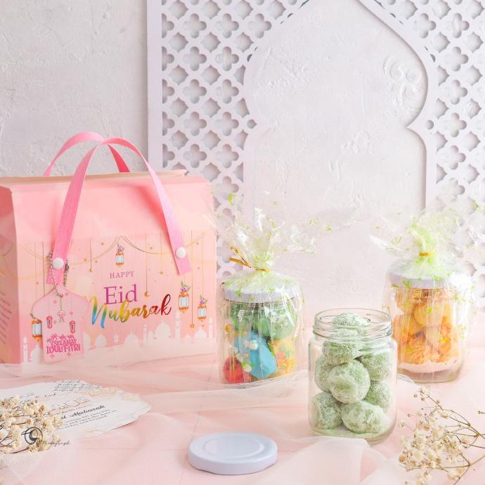 

Kotak / Parcel / Parsel / Hamper Lebaran toples kaca isi 3 Kue Kering