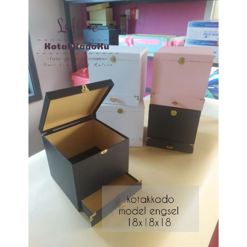 

KOTAK KADO LACI/BOX/BLOOMBOX/GIFT BOX UKURAN(PxLxT)