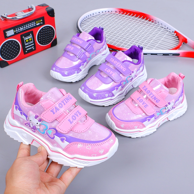 Vektor Tegak: Gambar Sepatu Anak Kartun