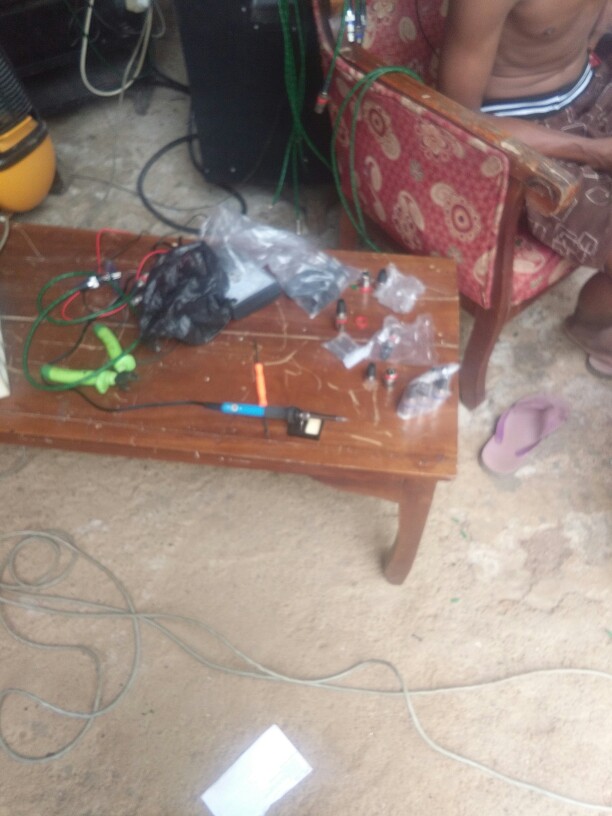 Tool Set Peralatan Solder Kit 7 In 1 60w 220v - Sik-002