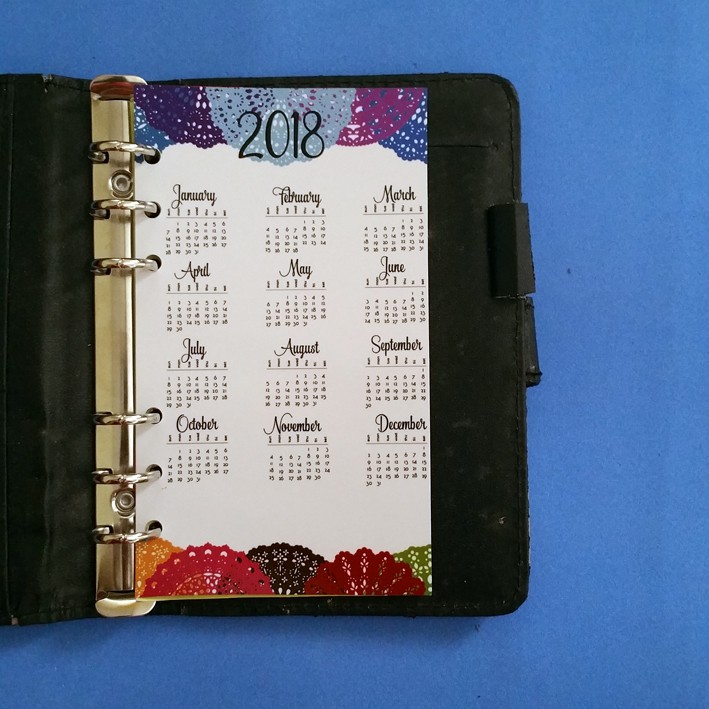 

Kalender Jurnal Print 2025 Binder Organizer 2 Ring, 6 Ring, 20 Ring, 26 Ring (Tahun bisa request) Glossy Murah